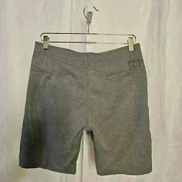 Volcom Men's Gray Stripe Shorts - Size 30 - Picture 3 of 3